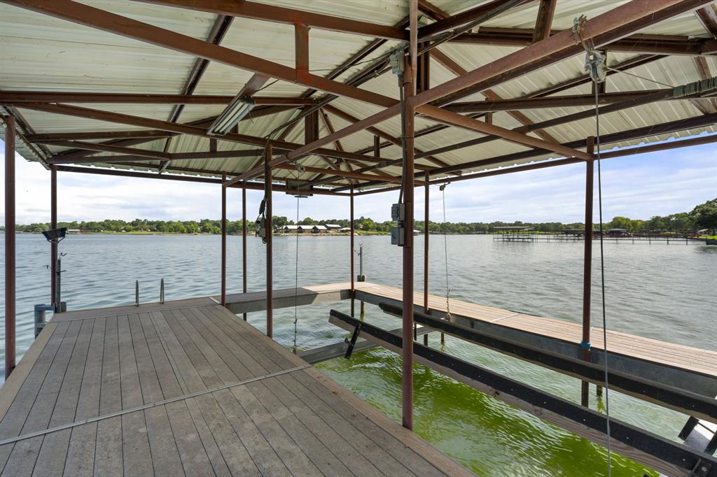 3935 Autumn Point Drive Property Photo 1