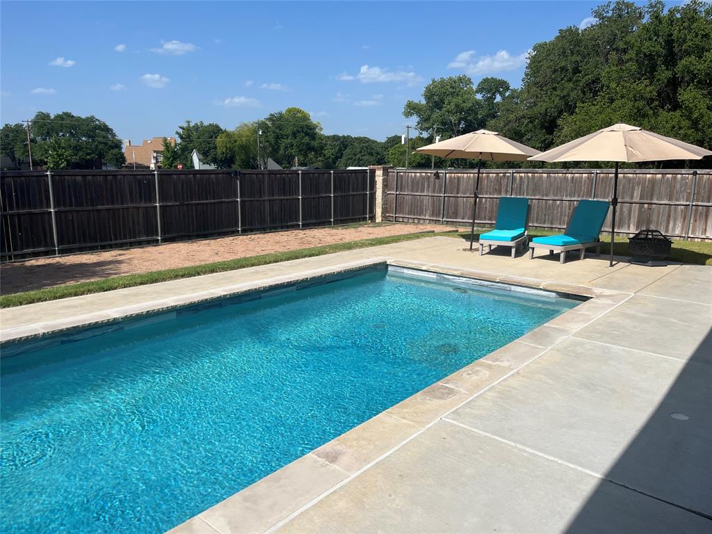 1107 Admiral Drive Property Photo 1