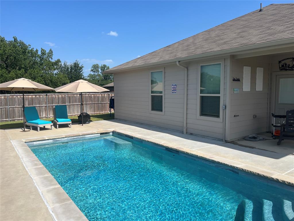 1107 Admiral Drive Property Photo 3