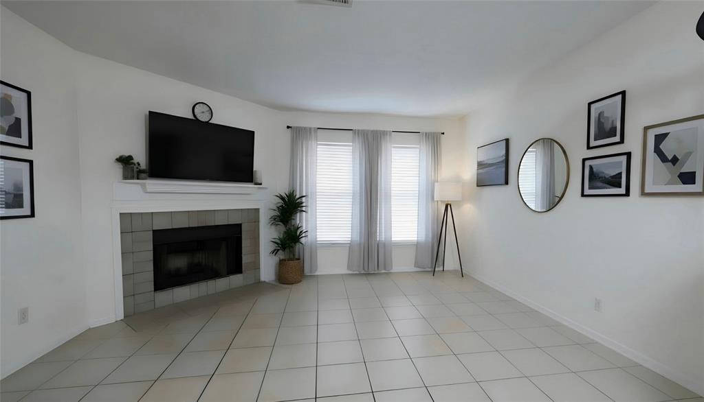 625 Carriagehouse Lane 3G