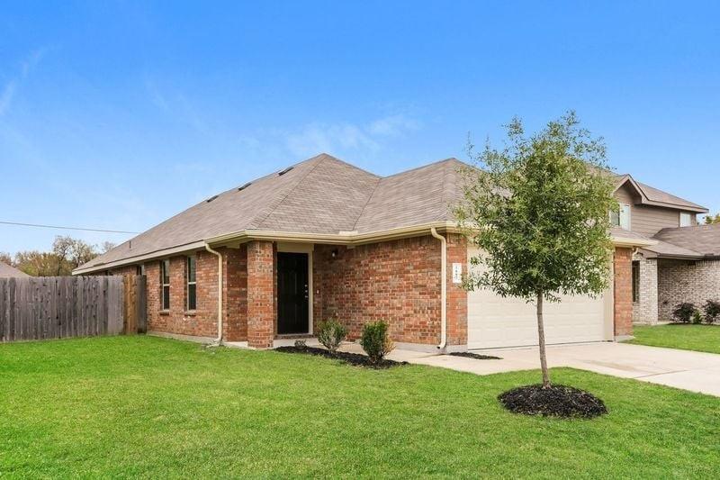 1607 Dove Circle Property Photo 1