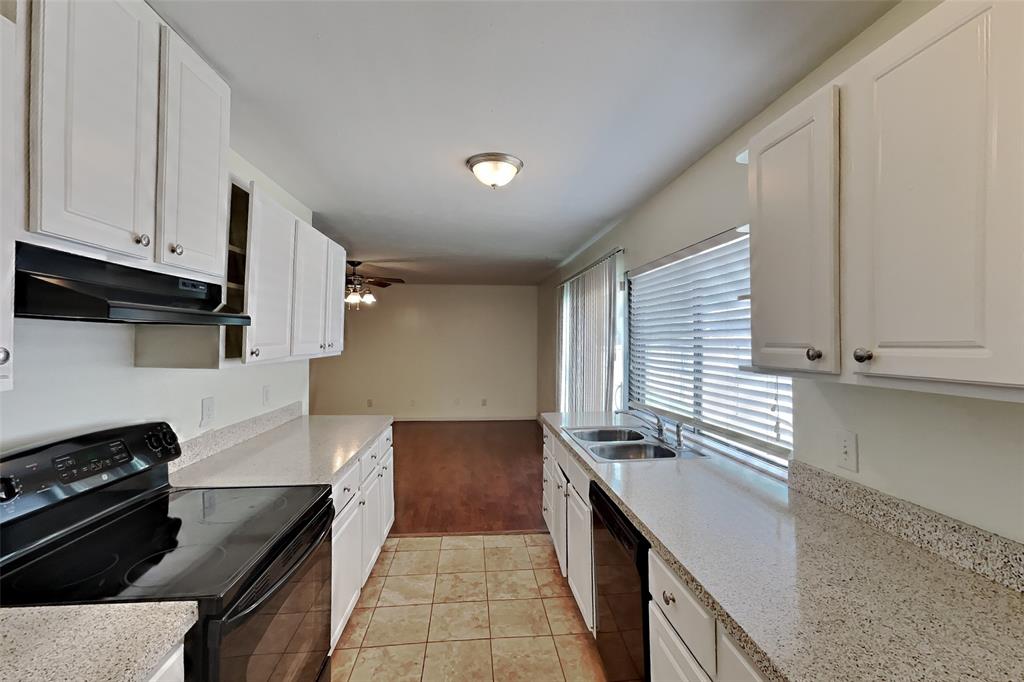 5045 Thompson Drive Property Photo 3