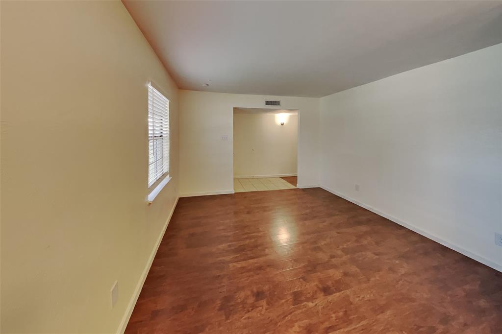 5045 Thompson Drive Property Photo 6