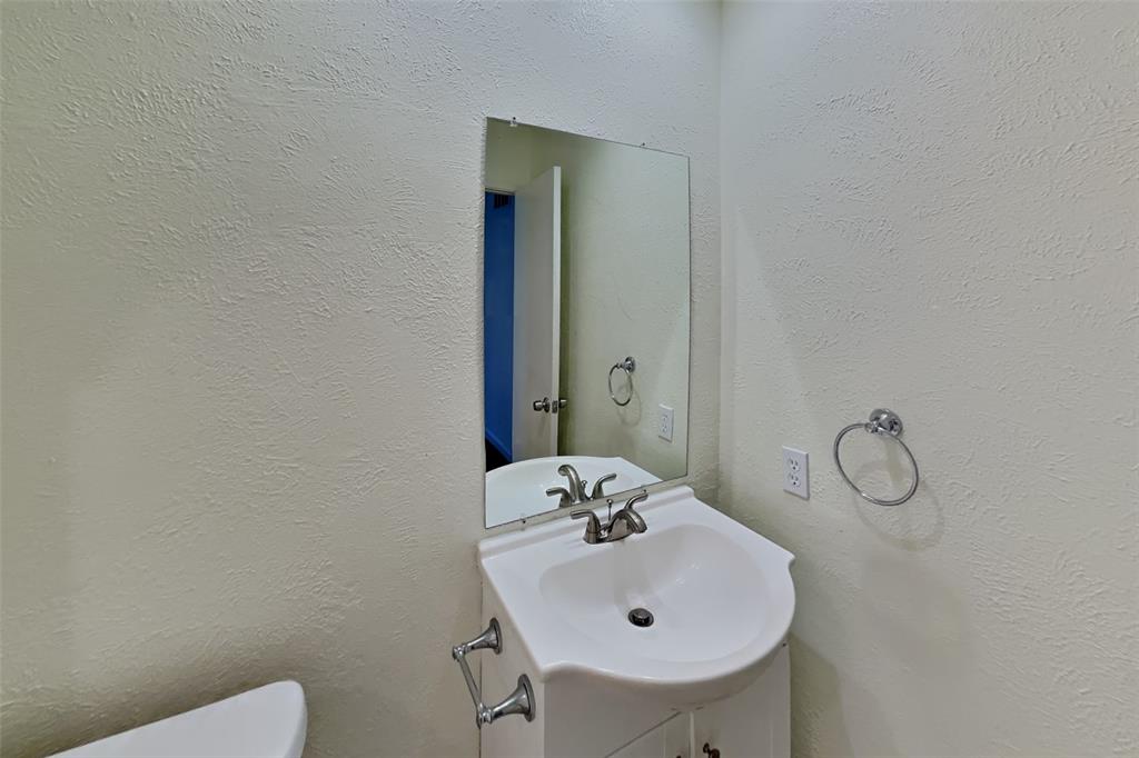 5045 Thompson Drive Property Photo 10