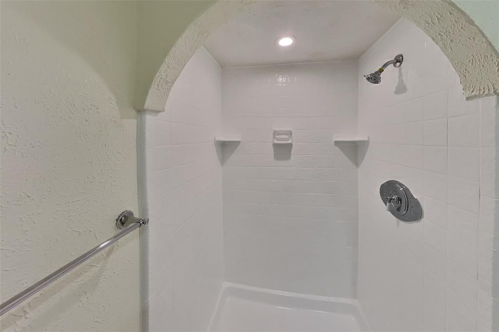 5045 Thompson Drive Property Photo 11