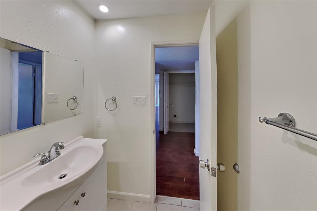 5045 Thompson Drive Property Photo 16