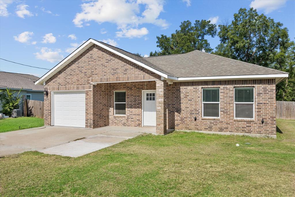3802 College Street Property Photo 1