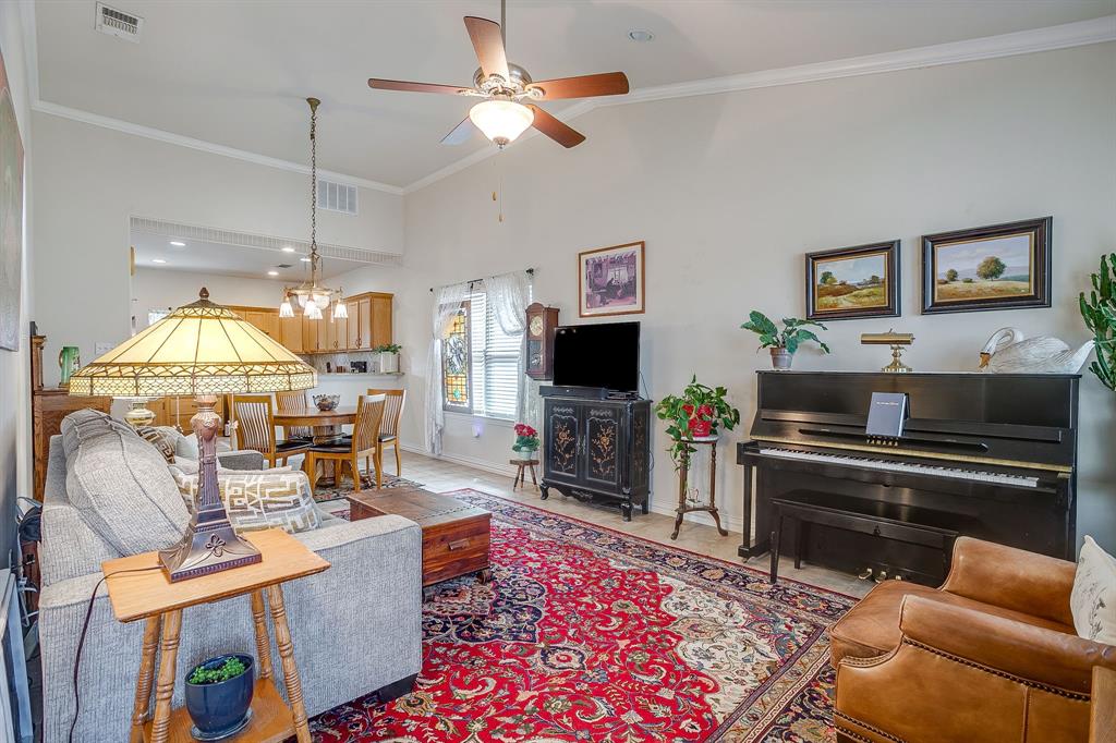 2224 Cobblestone Court Property Photo 4