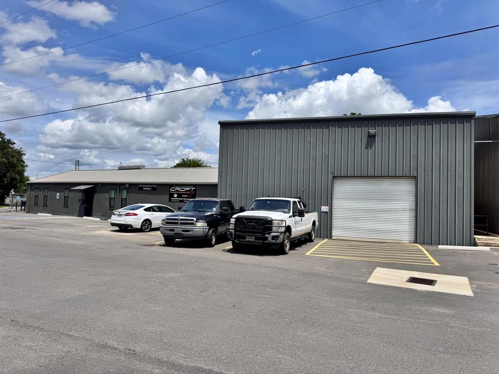 1010 Contractor Circle C