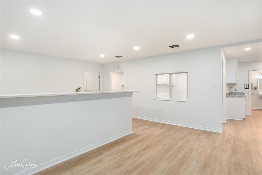 1010 Contractor Circle C Property Photo 3