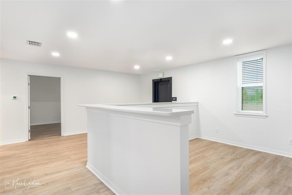 1010 Contractor Circle C Property Photo 10