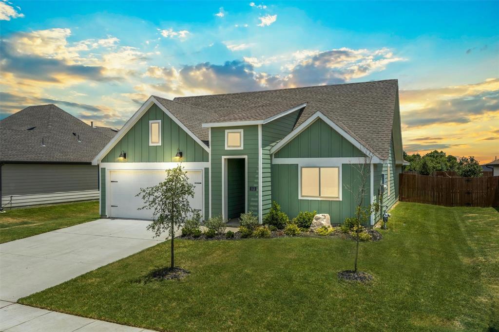 2315 Hydrangea Drive Property Photo 3