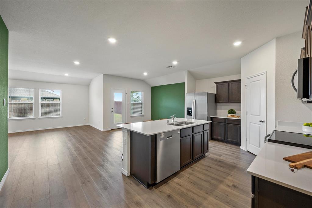 2315 Hydrangea Drive Property Photo 8