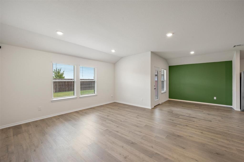 2315 Hydrangea Drive Property Photo 17