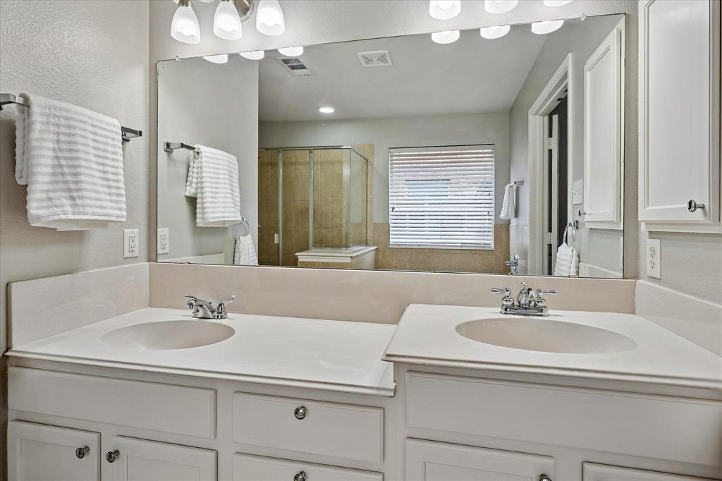 3033 Hidden Meadow Lane Property Photo 17