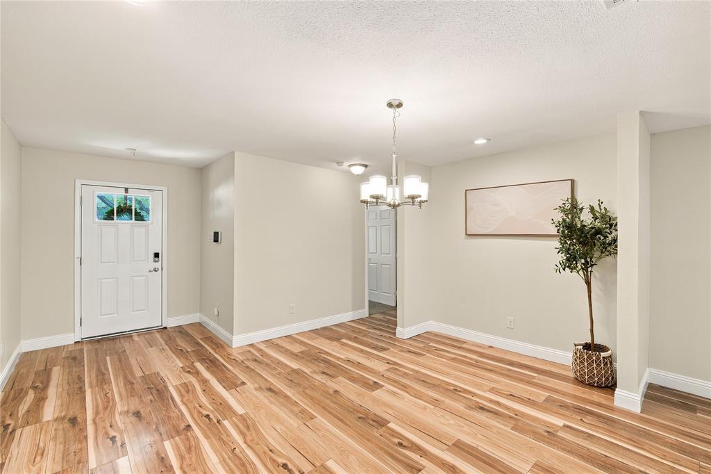 10547 Cayuga Drive Property Photo 3