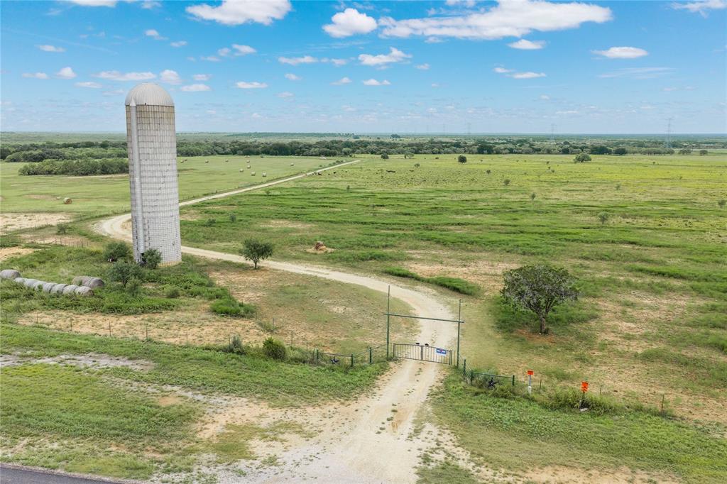 5567 Fm 2633 Property Photo 2