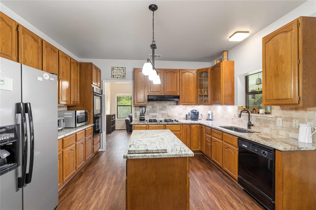 5567 Fm 2633 Property Photo 8