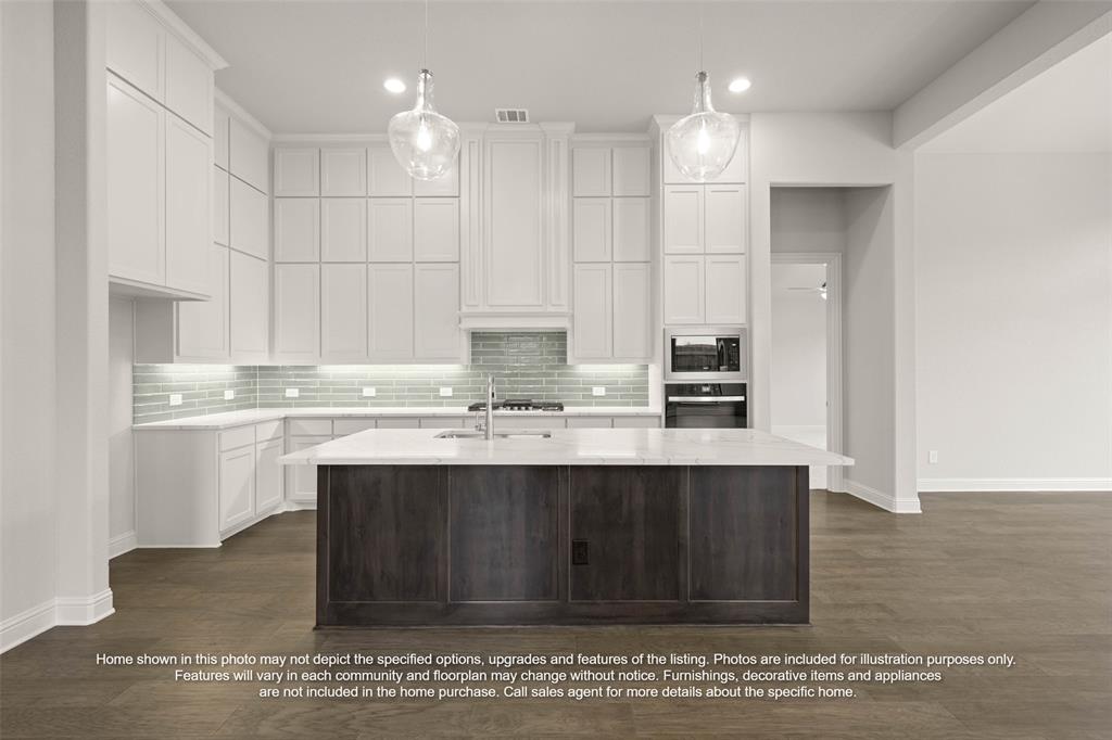 2113 Bond Street Property Photo 4