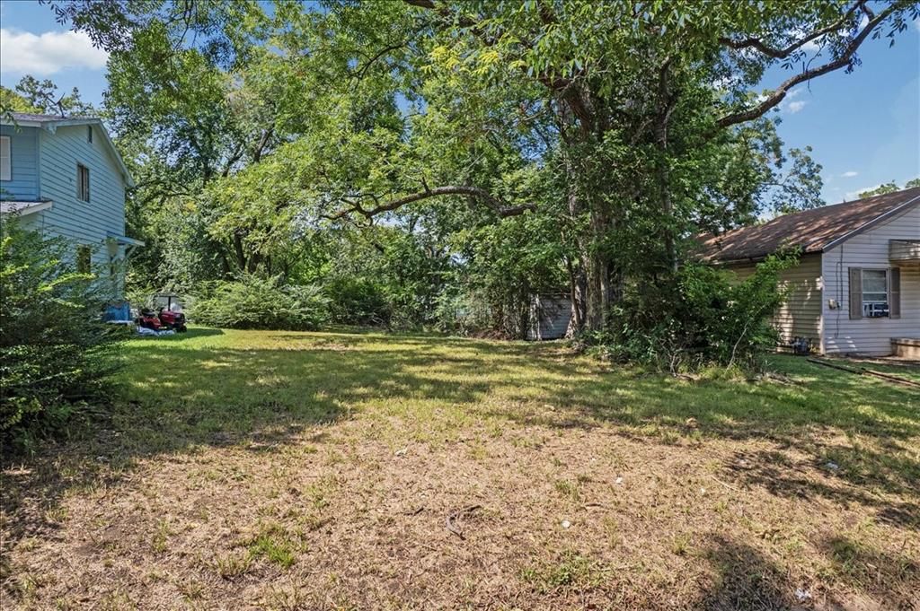 511 E Wilson Avenue Property Photo 1