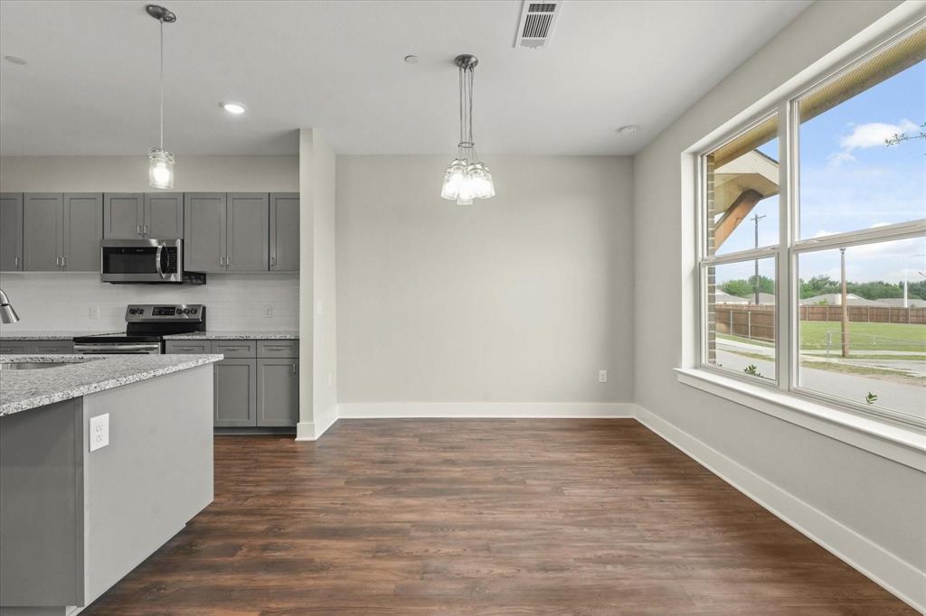 3409 Aaron Place Property Photo 5