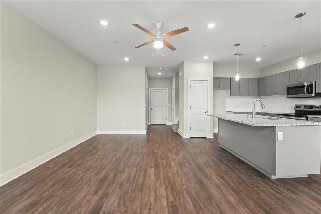 3409 Aaron Place Property Photo 6