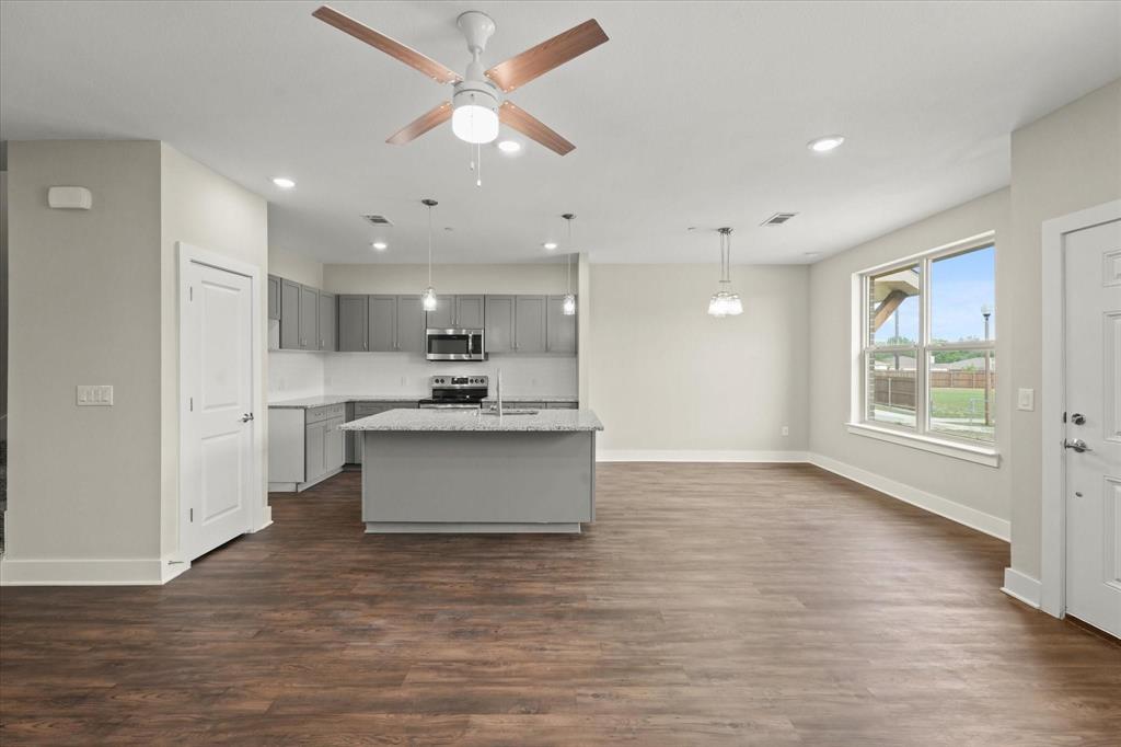 3409 Aaron Place Property Photo 7