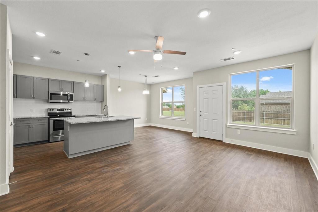 3409 Aaron Place Property Photo 8
