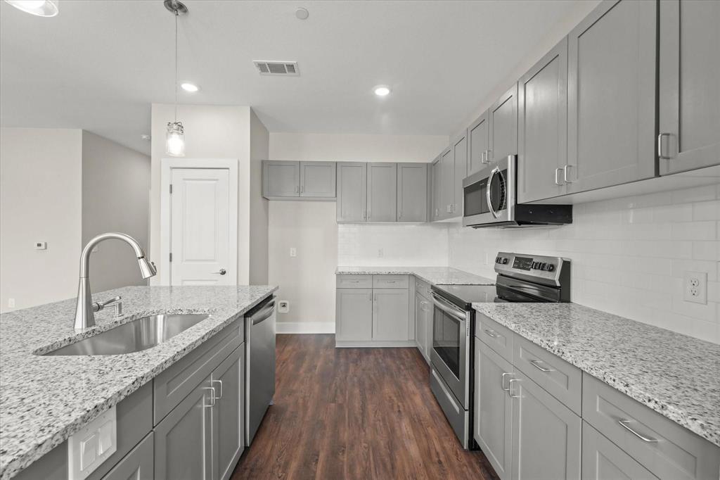 3409 Aaron Place Property Photo 11