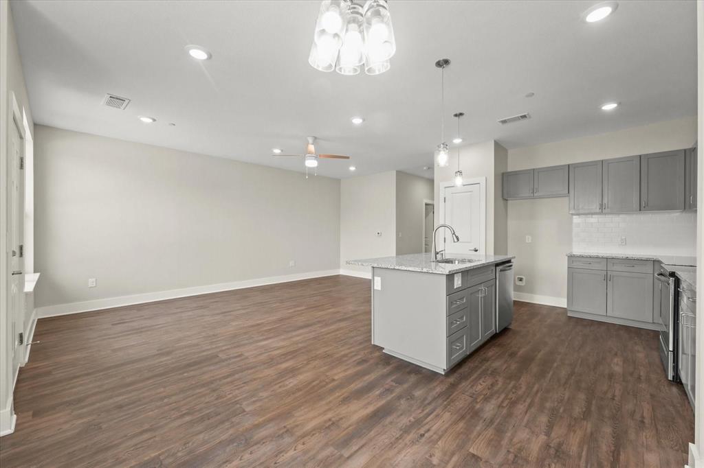 3409 Aaron Place Property Photo 12
