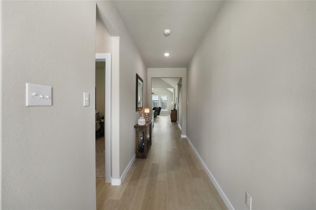 919 Edgehurst Drive Property Photo 19