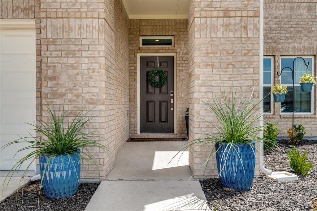 660 Cari Lane Property Photo 4