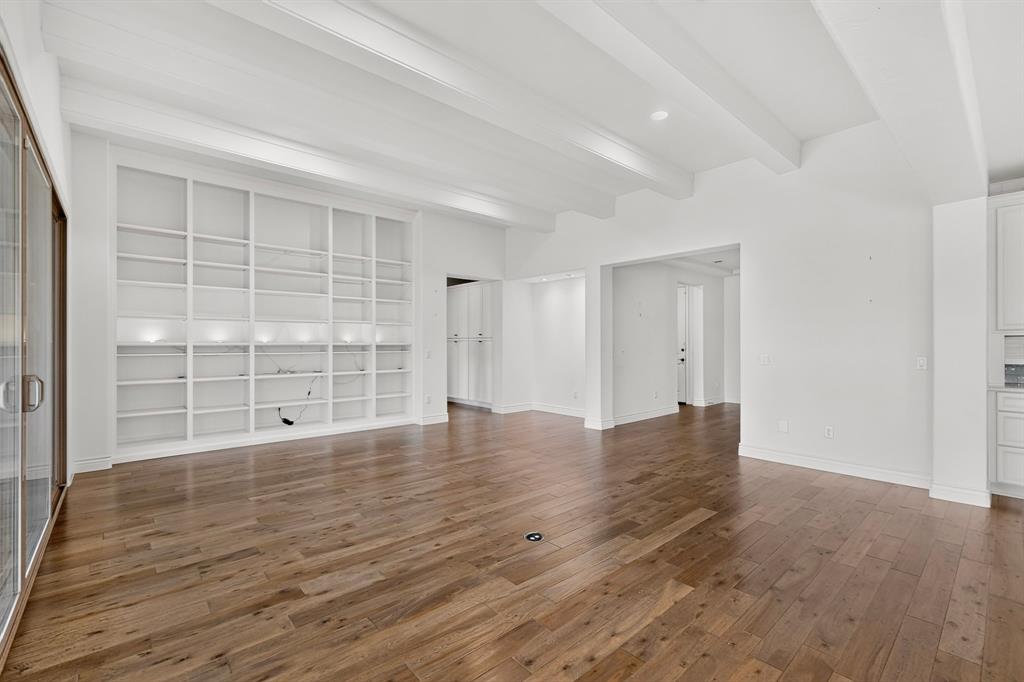 8216 American Way Property Photo 9