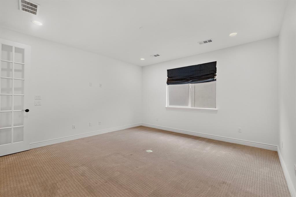 8216 American Way Property Photo 25