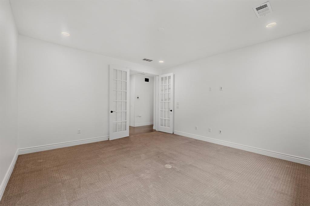 8216 American Way Property Photo 26