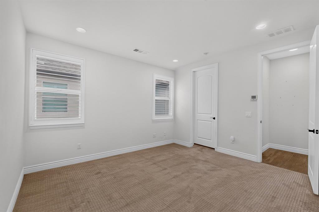 8216 American Way Property Photo 27