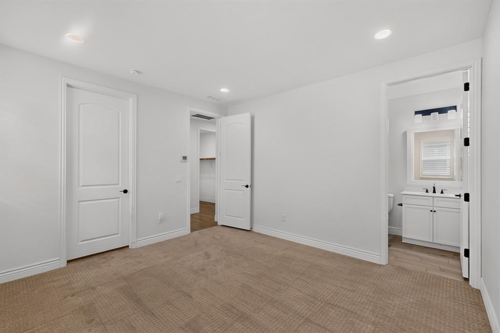 8216 American Way Property Photo 28