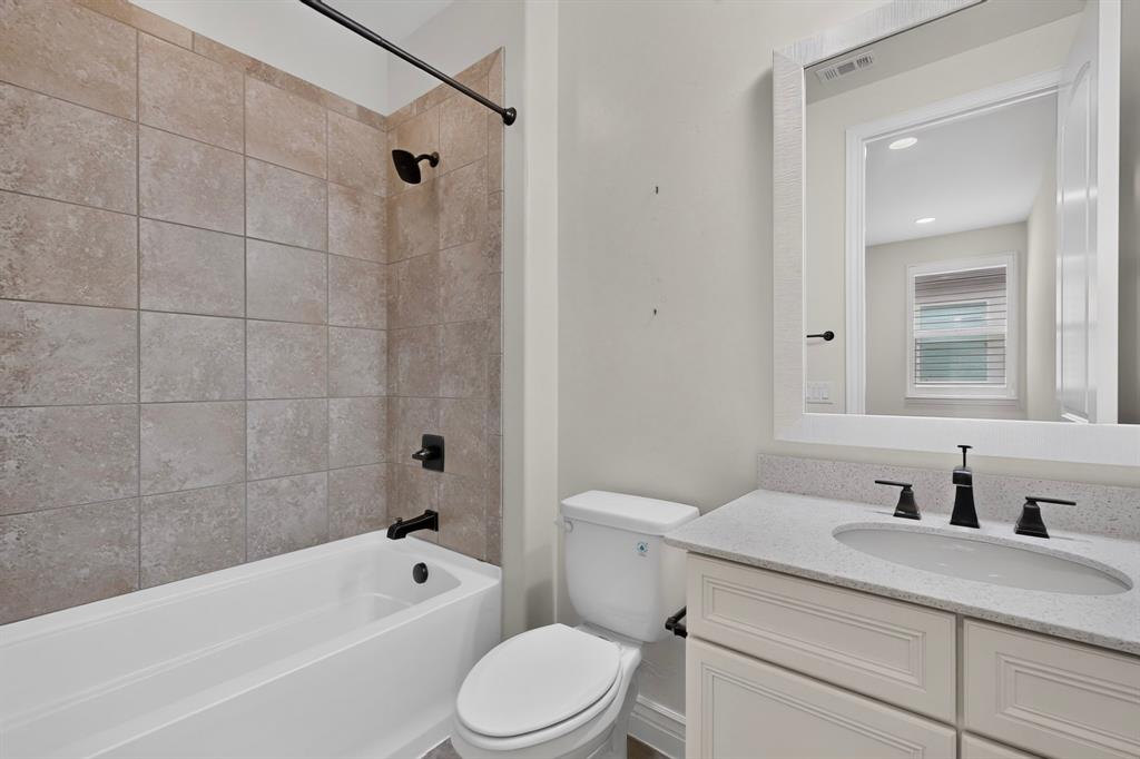 8216 American Way Property Photo 29