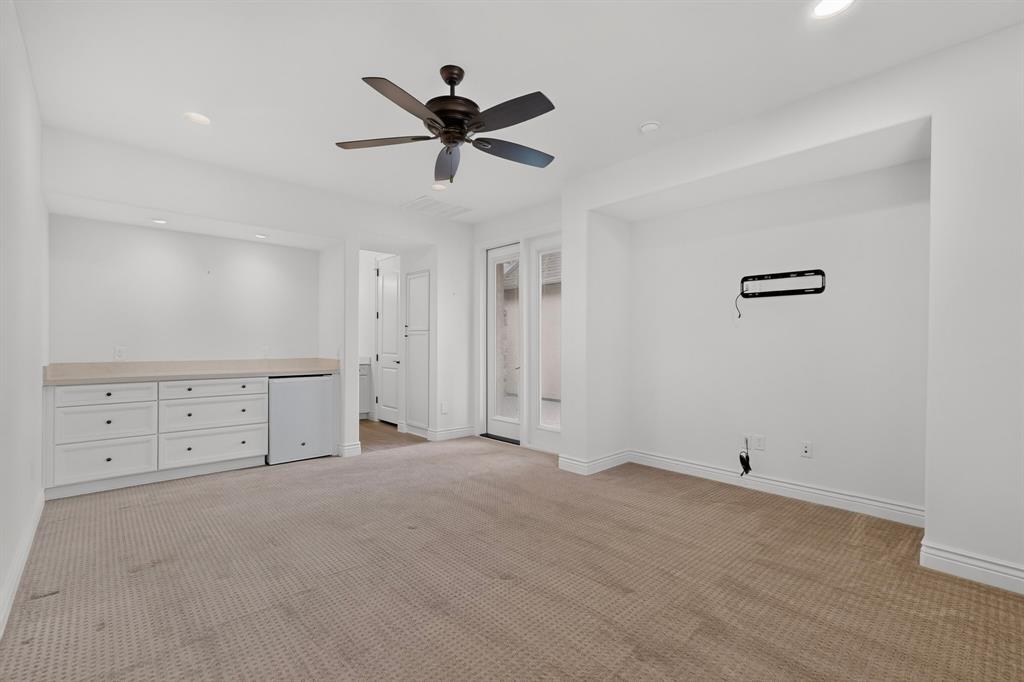 8216 American Way Property Photo 33