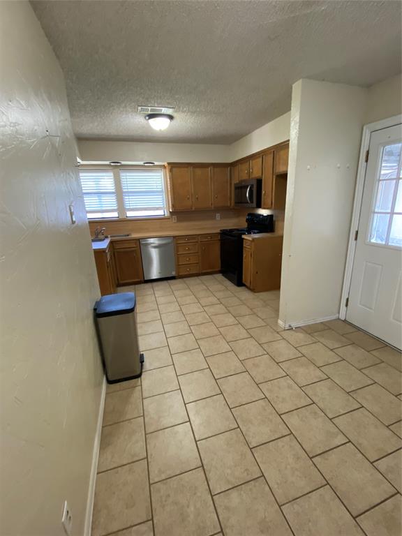 508 Cortes Street Property Photo 7