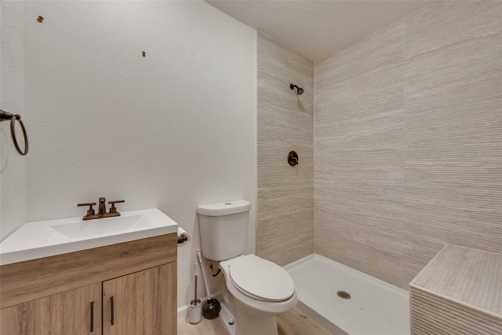 8515 Baumgarten Drive Property Photo 15