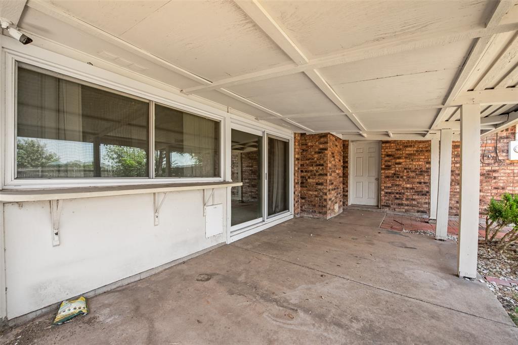 8515 Baumgarten Drive Property Photo 20