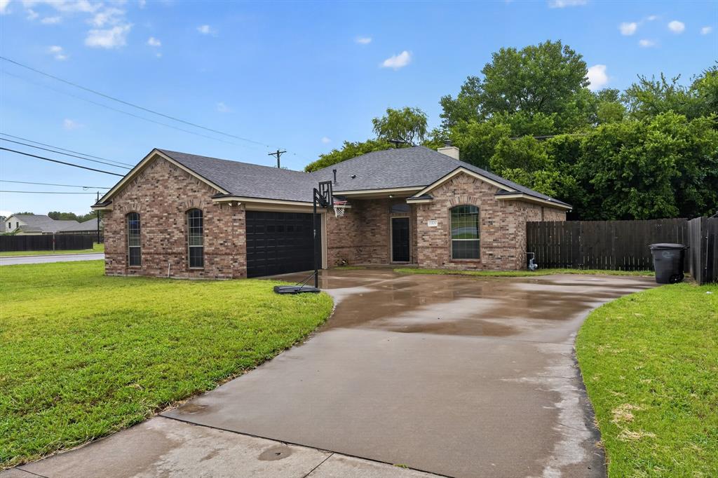 1301 Hyde Park Boulevard Property Photo 1
