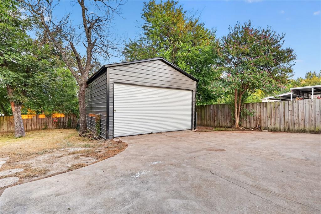 835 Glen Arbor Drive Property Photo 4