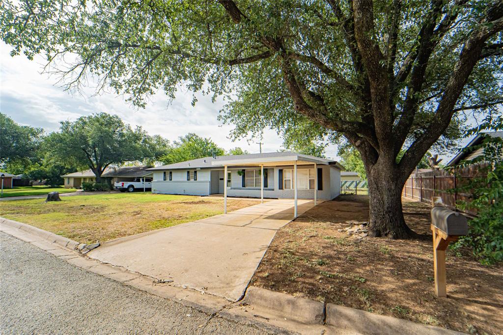 1505 Westridge Circle Property Photo 2