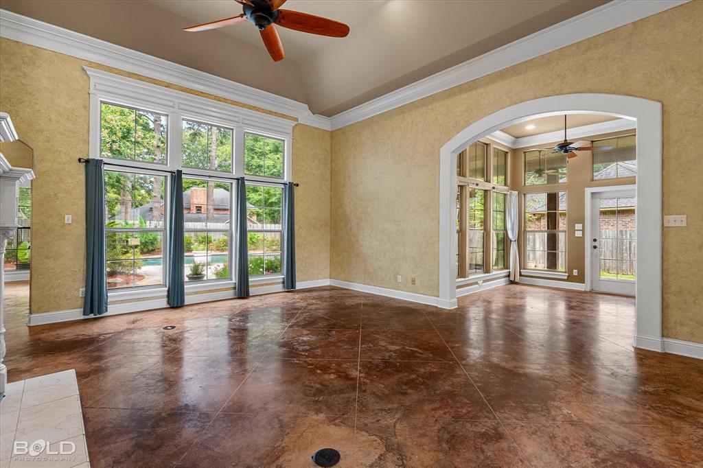 375 St. Charles Boulevard Property Photo 14