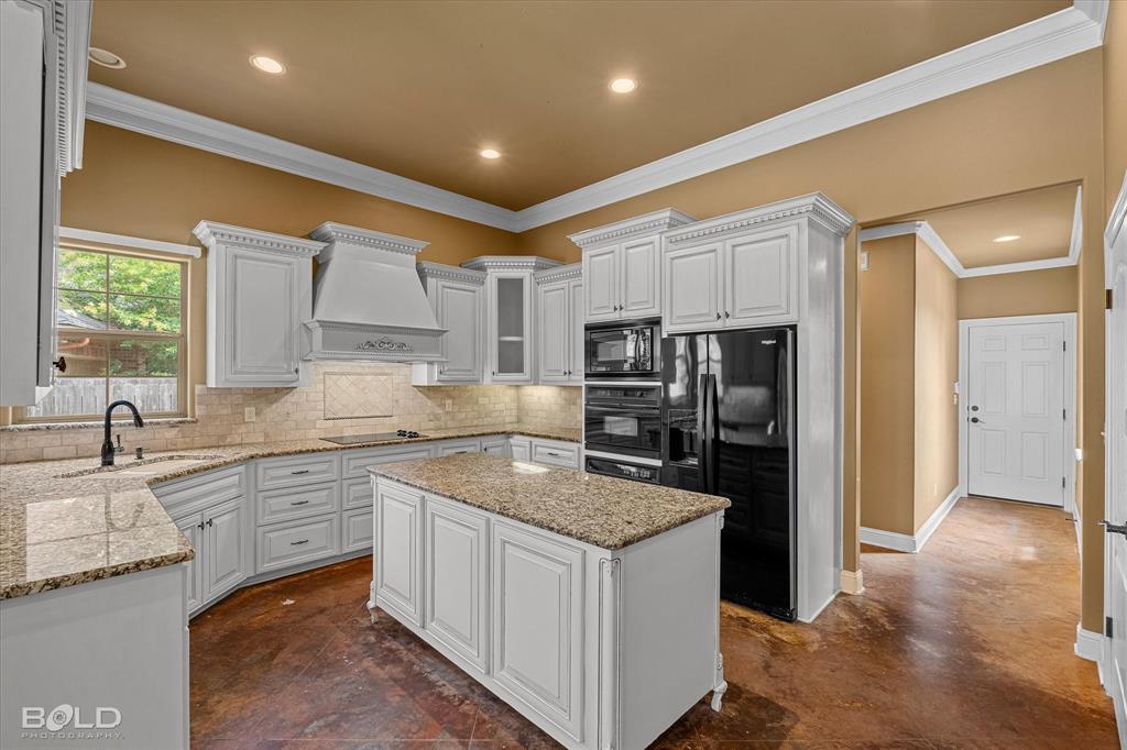 375 St. Charles Boulevard Property Photo 17