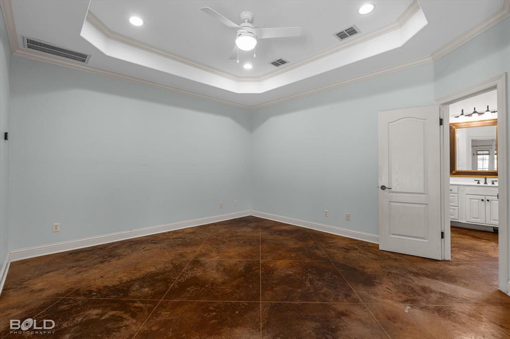 375 St. Charles Boulevard Property Photo 22