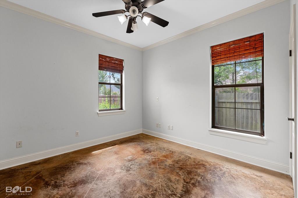375 St. Charles Boulevard Property Photo 28