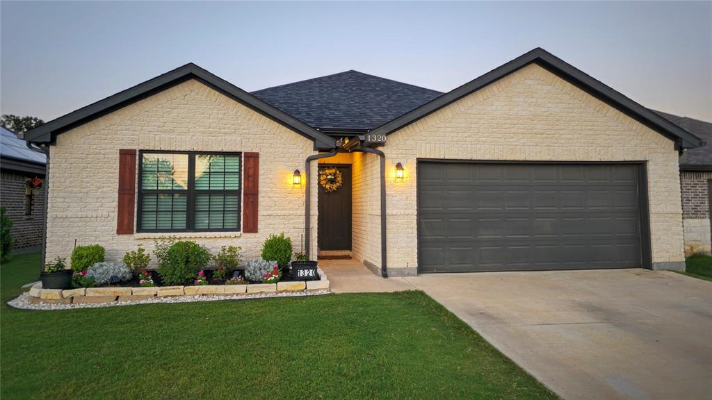 1320 Oak Valley Property Photo 1